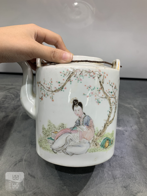 民国粉彩桃花美人图壶 - 图2